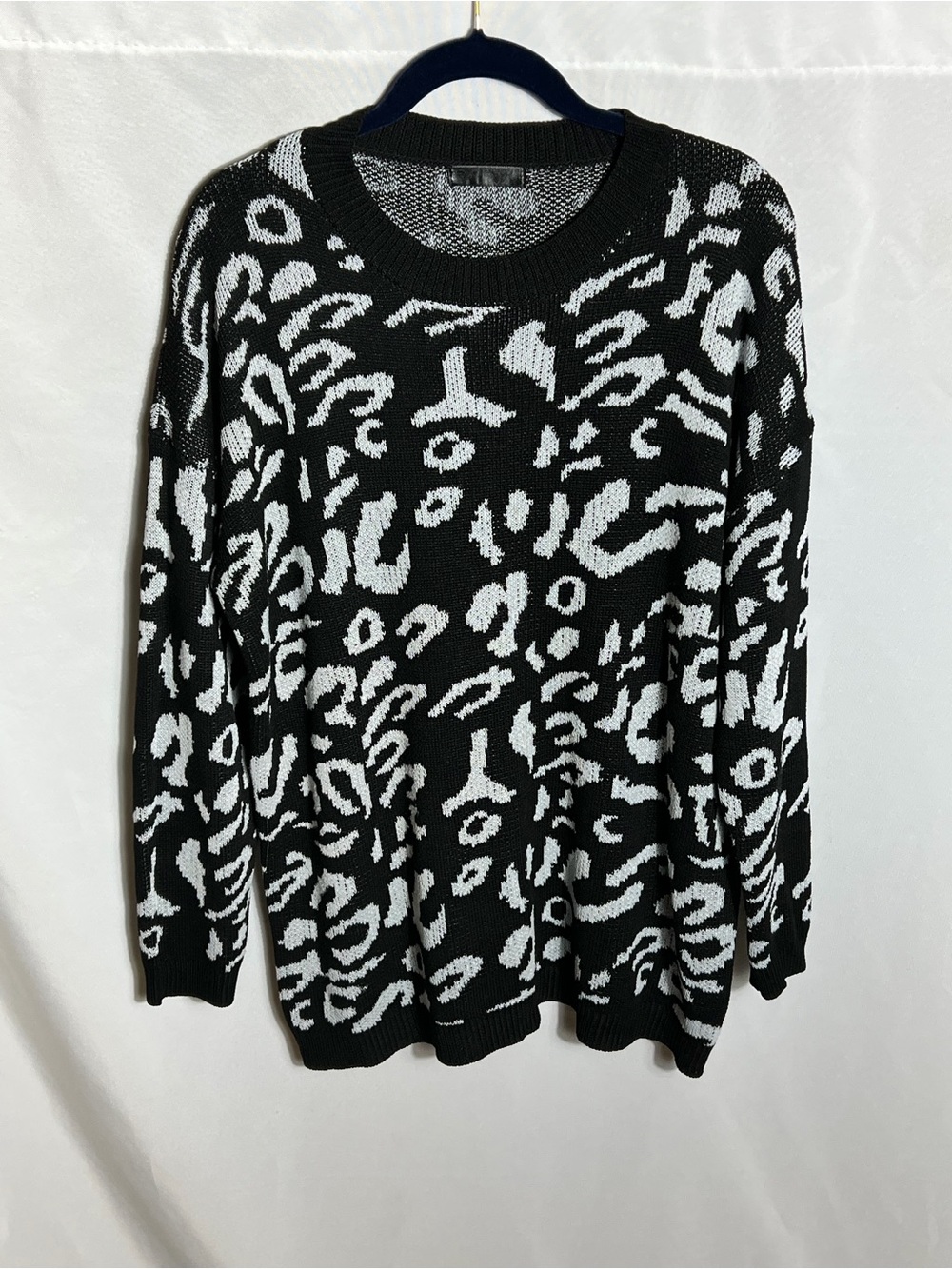 Black White Abstract Animal Print Knit Sweater Oversized Cozy Stretch Top XL